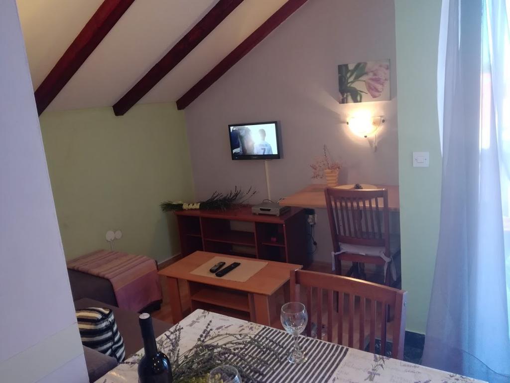 Apartments Tamara Sukošan Eksteriør billede