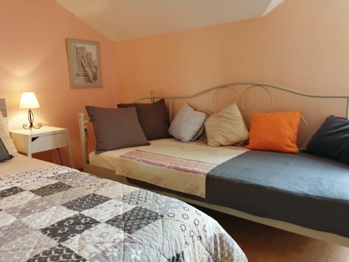 Apartments Tamara Sukošan Eksteriør billede